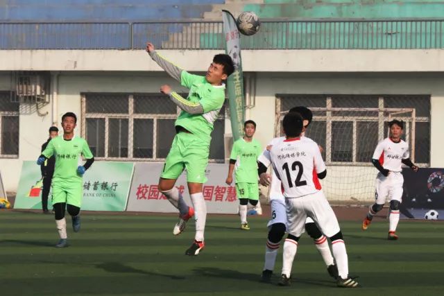 利物浦4-2逆转桑德兰：伊劳拉新战术初露锋芒，防线隐患却让人后背发凉